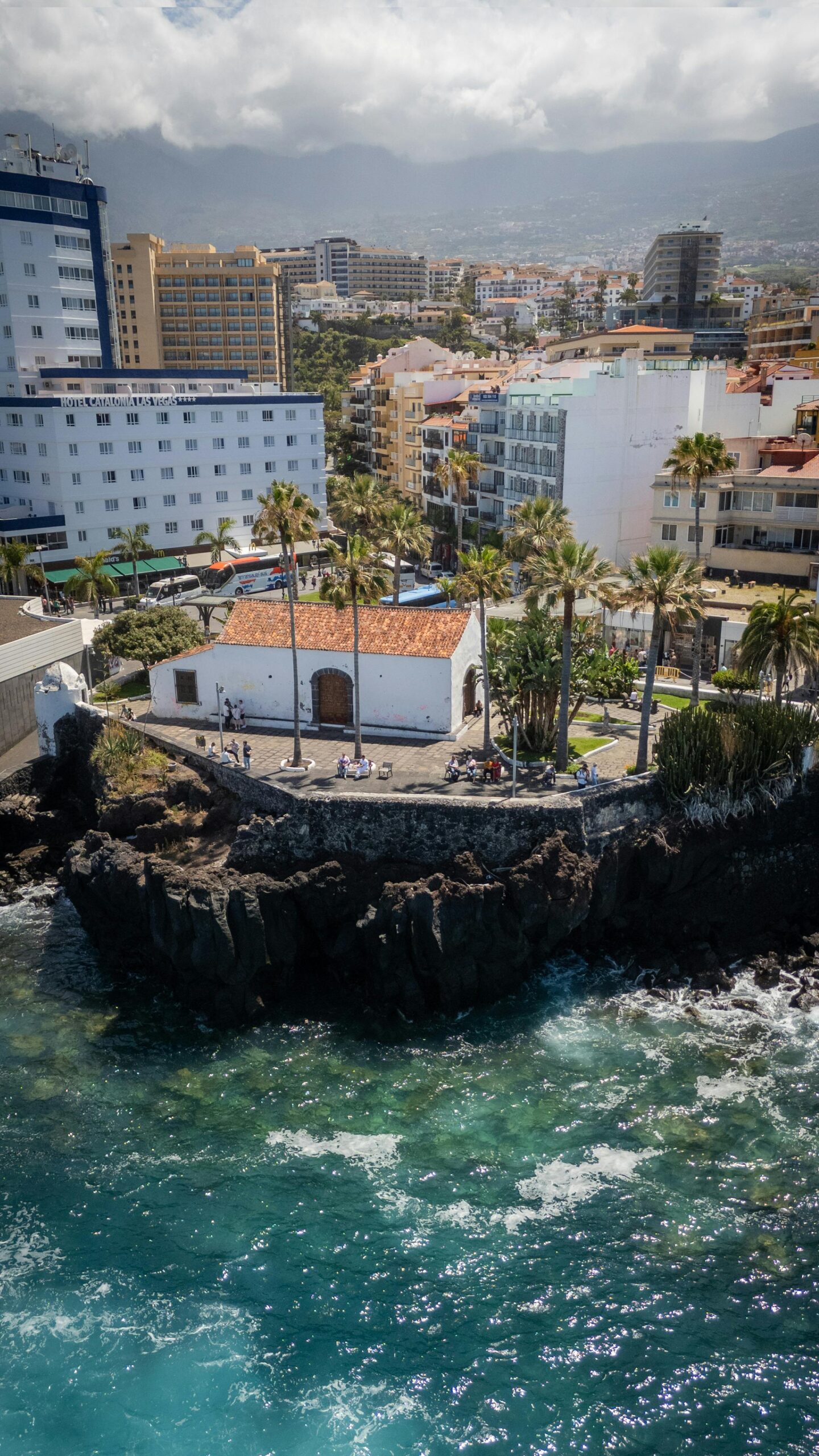 luchtfoto van Puerto de la Cruz baai