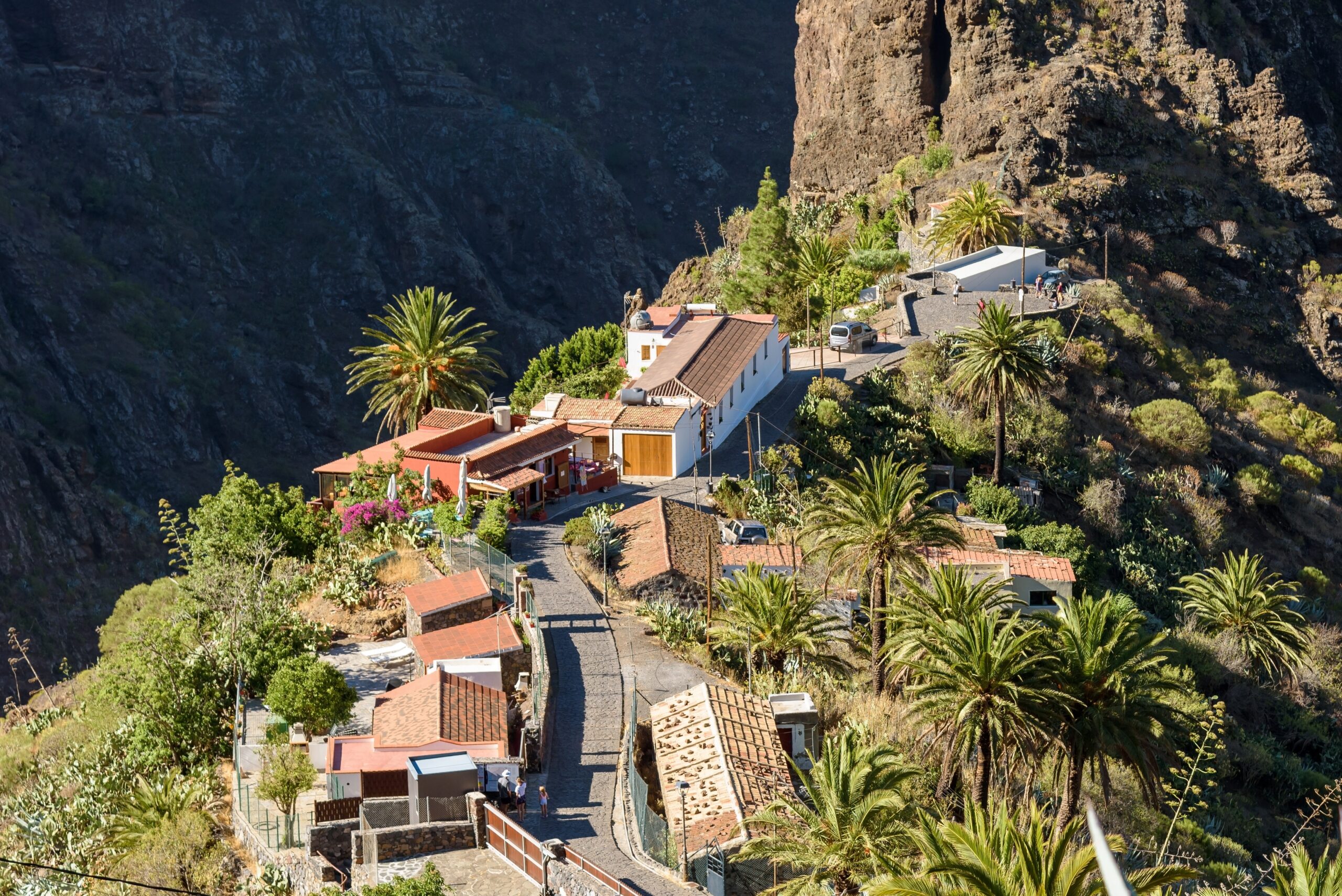 uitzicht op het dorpje masca op tenerife boven op de kliffen